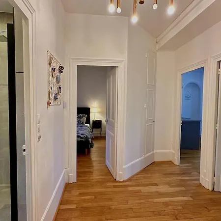 La Duchesse De Bourgogne * Dijon