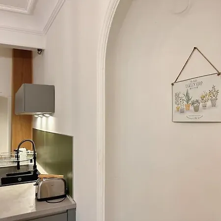 La Duchesse De Bourgogne